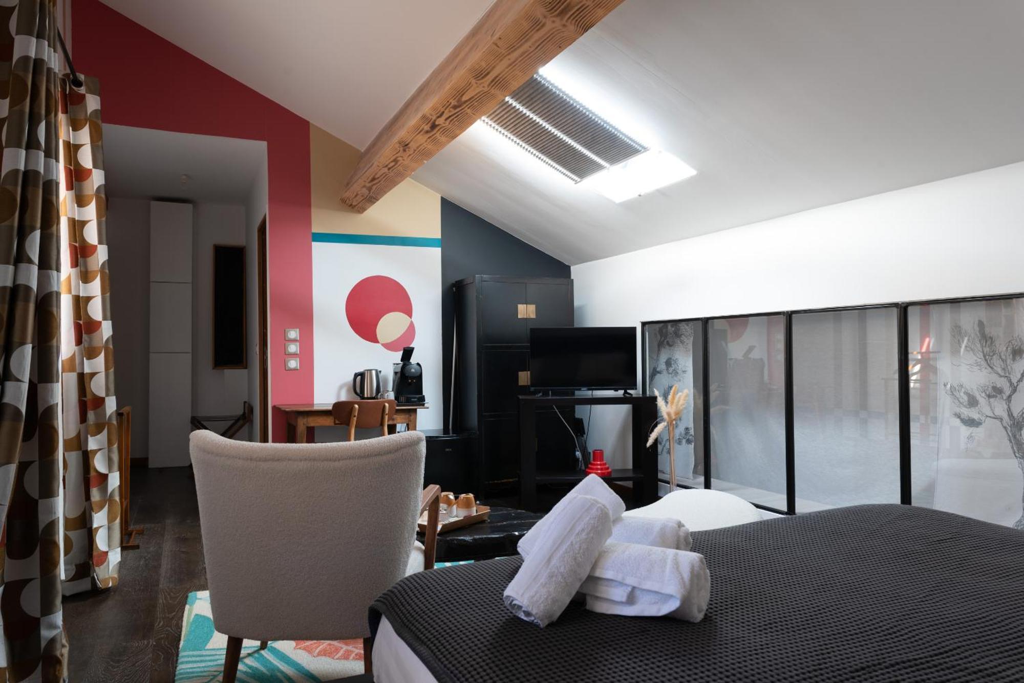 La Maison D'En Bas Des Seigneurs Cucuron Room photo